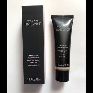 Matte 3D foundation for combination to oily skin